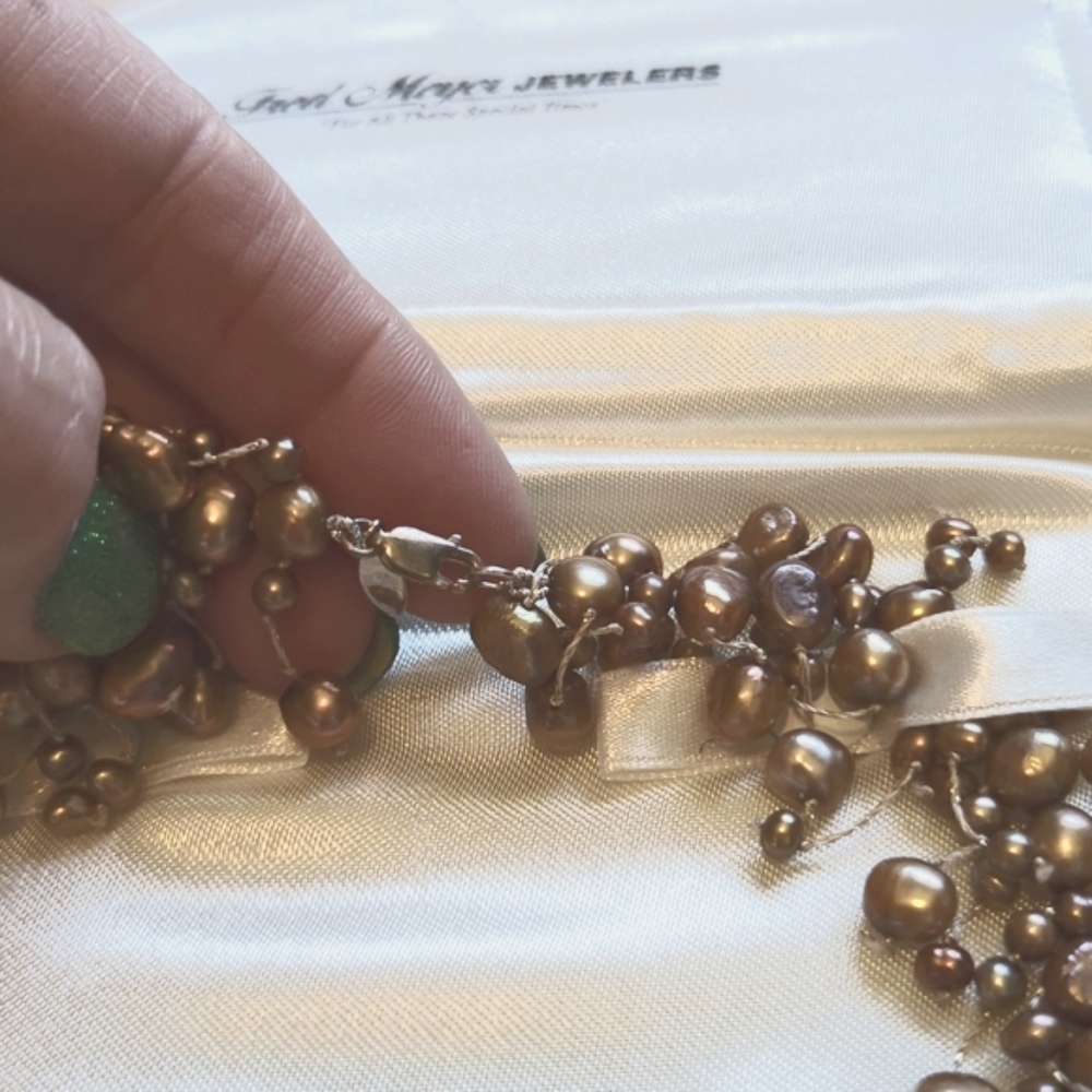 Stunning Chocolate Pearl Necklace 17in. - Picture 4 of 8